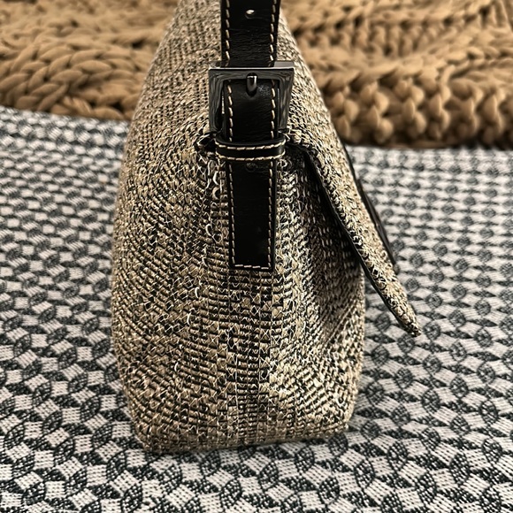 FENDI WOVEN MAMA FOREVER BAGUETTE - Picture 4 of 14